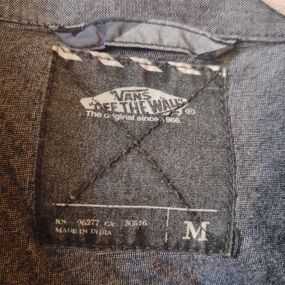 Van's Men's Short Sleeve Collared Button Up Shirt, Gray Plaid, Size M. - Picture 6 of 11